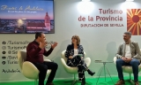 Fuentes de Andalucía sorprende en FITUR con una campaña centrada en su idiosincrasia y fiestas populares