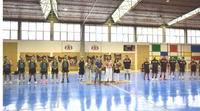 Osuna recuerda a Juani Mart&iacute;n como impulsor del baloncesto local