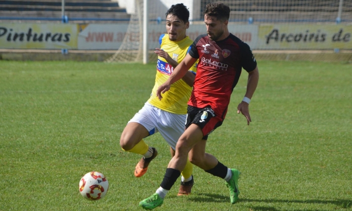 Un Salerm Puente Genil desatado de cara al gol recibe al Tomares
