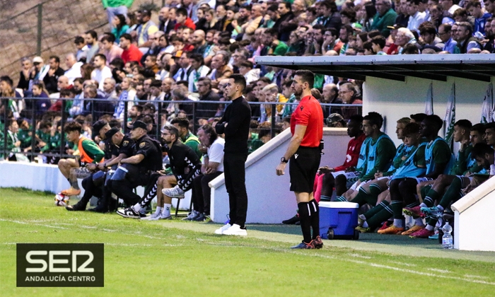 Javi Medina: "Si tenemos que perder con el M&aacute;laga que sea de esta forma"