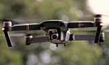 Un dron y policías vigilando las vías rurales: Estepa refuerza así la vigilancia en las campañas del olivar