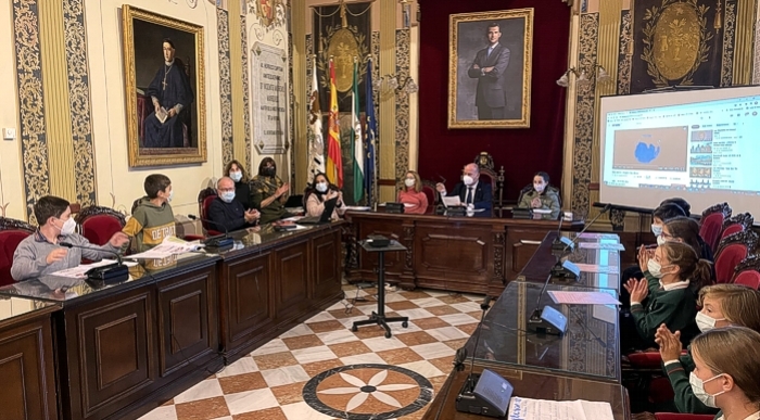 Pleno Infantil en el Ayuntamiento de Antequera centrado en la mejora de la convivencia