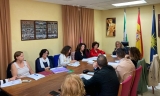 La Junta atiende a la víctima de la violación grupal de Écija y la alcaldesa pide respeto y prudencia
