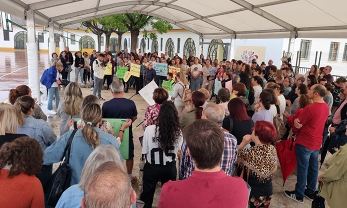 La comunidad educativa del CEIP San Jos&eacute; de La Puebla de Cazalla se moviliza por una educaci&oacute;n inclusiva