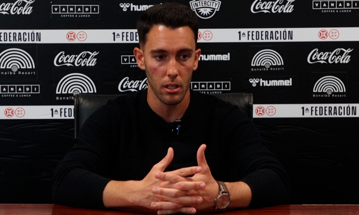 Javi Medina, tras perder ante el Intercity: "Los dos errores al principio nos han lastrado"