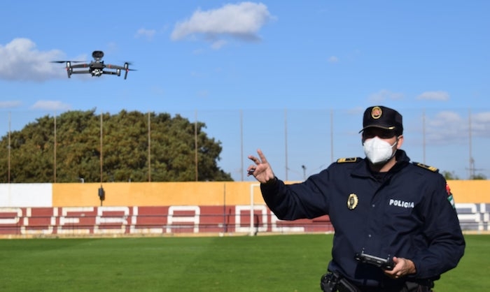 La Policía Local de La Puebla de Cazalla cuenta ya con un equipo de dron como apoyo en sus tareas