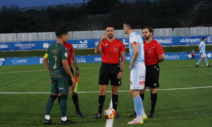 Nacho Fern&aacute;ndez durante el sorteo de campo del Ciudad de Lucena 3 Chiclana 0