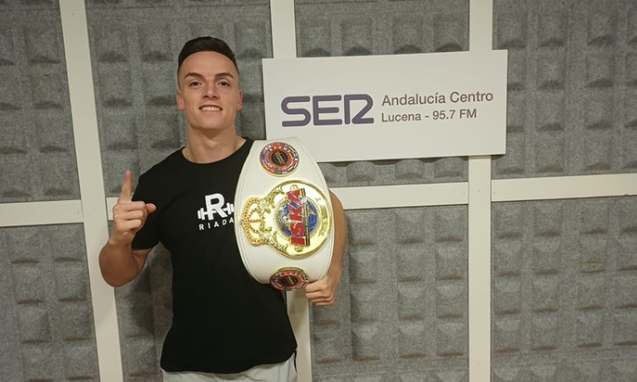 Ezequiel S&aacute;nchez, campe&oacute;n de Europa de Kickboxing: &ldquo;Mi mayor premio es haber peleado en Lucena&rdquo;