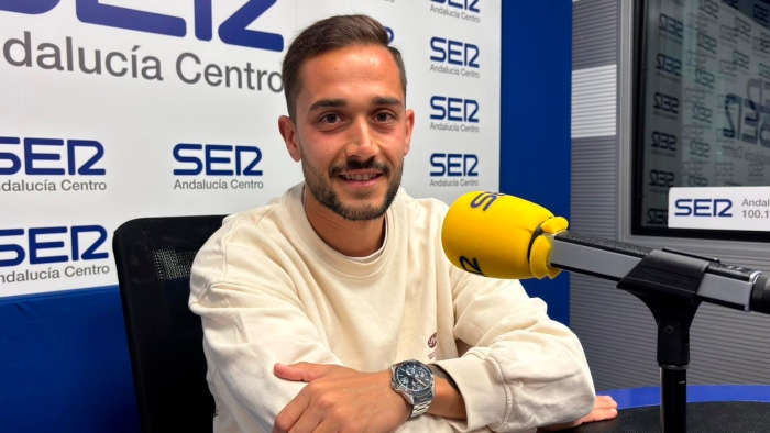 Luismi Guti&eacute;rrez: "Estoy encantado de tener la responsabilidad de ser capit&aacute;n y de seguir creciendo en Antequera"