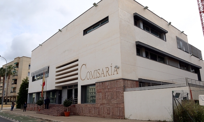 Detienen a la responsable de una inmobiliaria de Antequera por estafar 56.000 euros a una familia
