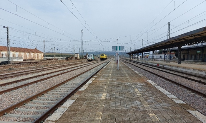 Adif adjudica la ampliaci&oacute;n de v&iacute;a en la estaci&oacute;n de La Roda de Andaluc&iacute;a para potenciar el tr&aacute;fico de mercanc&iacute;as