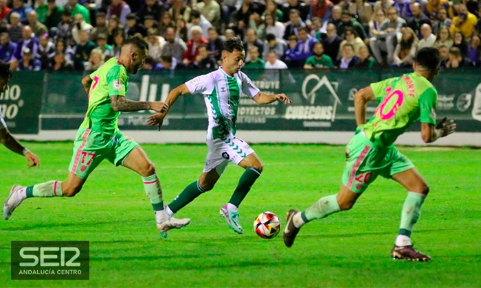 El Antequera CF no puede con el M&aacute;laga CF y corta la racha