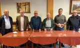 Miembros de los colectivos sociales y sindicales sobre la sanidad en Lucena.