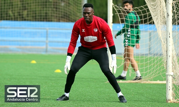 El Antequera CF ultima el fichaje de Kameni que ya entrena con el equipo