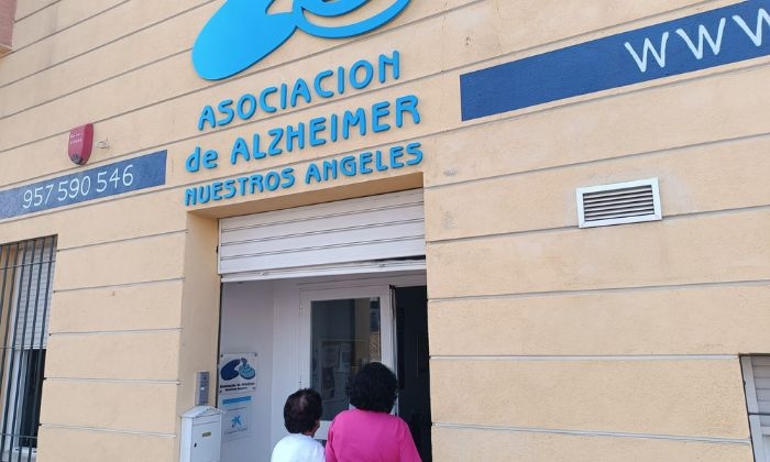 La asociaci&oacute;n lucentina AFA Nuestros &Aacute;ngeles y la Fundaci&oacute;n "laCaixa" trabajan en la detecci&oacute;n precoz de la demencia