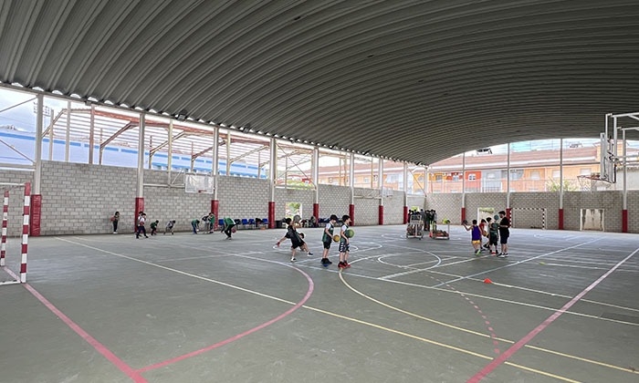 Pista semicubierta en la Ciudad Deportiva.