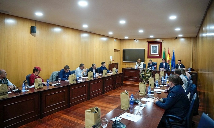 Estepa acoge la primera reuni&oacute;n de trabajo para gestionar los 14 millones de fondos EDIL en la Sierra Sur