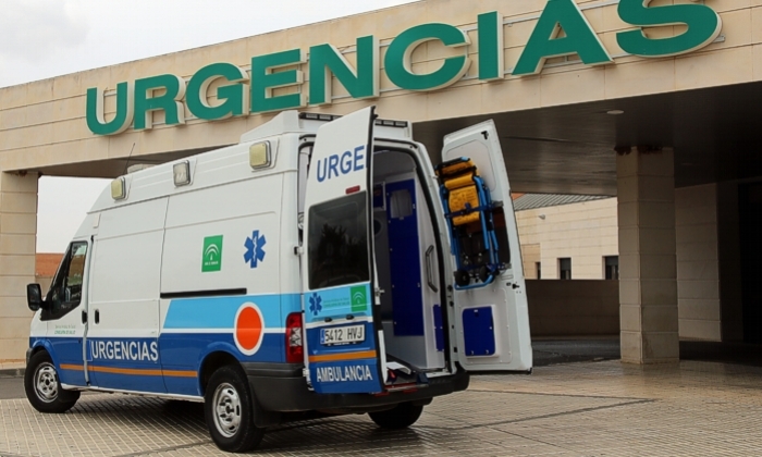 Los trabajadores de ambulancias de la provincia de Málaga trasladan al Parlamento del mal estado de los vehículos