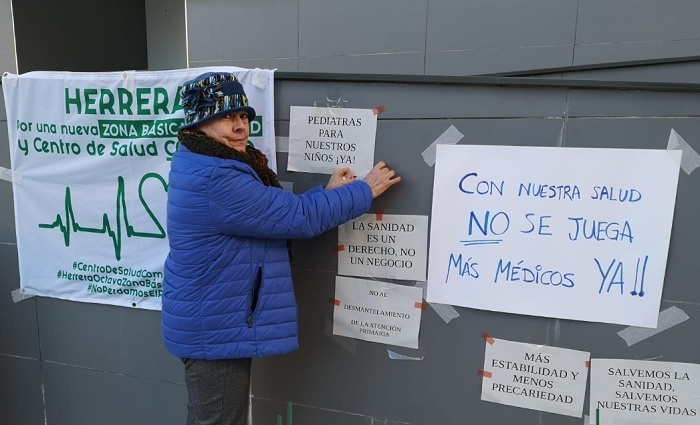 Herrera cumple dos semanas de protestas diarias contra la precariedad sanitaria