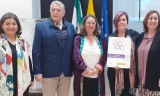 El Área Sanitaria de Osuna recoge el certificado de espacio comprometido en la lucha contra la violencia machista