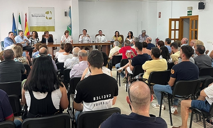 Reuni&oacute;n del gobierno municipal de Lucena con vecinos de Jauja, celebrada en 2023