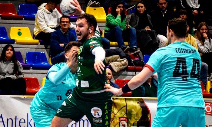 Alberto Ruiz: "El objetivo es la salvaci&oacute;n, pero siempre queremos m&aacute;s"