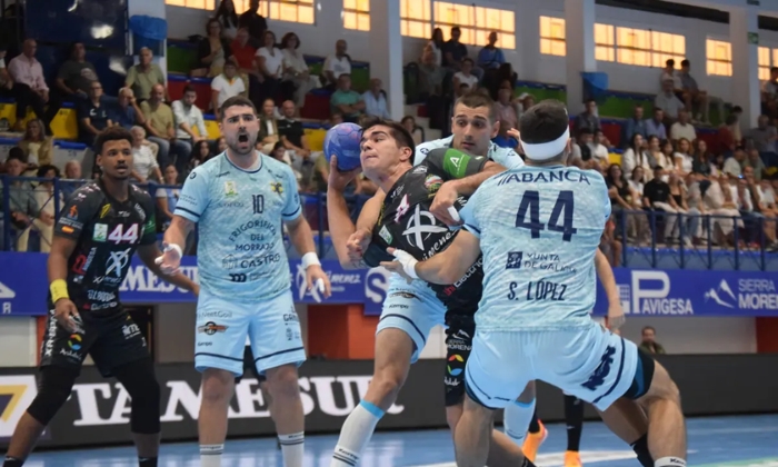 El &Aacute;ngel Xim&eacute;nez busca hacerse un hueco en los puestos altos de la Liga Asobal