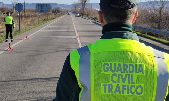 Muere un hombre en un accidente al salir el coche de la v&iacute;a y caer por un desnivel en Marchena