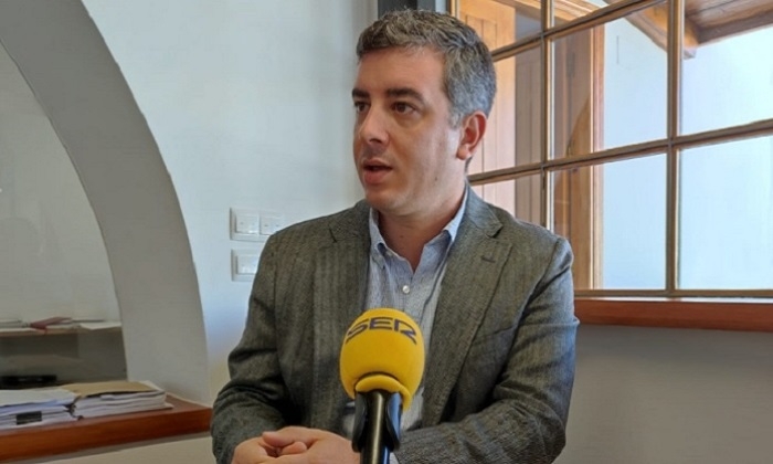 El alcalde de Ca&ntilde;ada Rosal urge una respuesta a Salud tras un mes sin pediatra