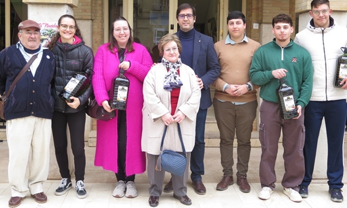 Remedios gana su peso en aceite: 110 litros de AOVE, gracias a la campa&ntilde;a del Ayuntamiento de Herrera esta Navidad
