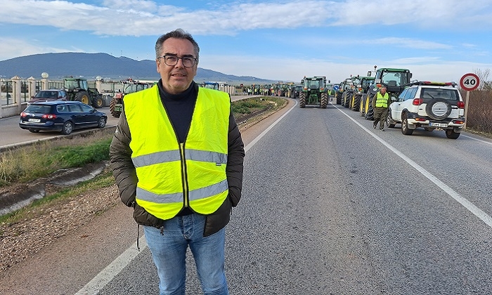 Manuel, agricultor de Herrera, en la protesta: &ldquo;Nos enfrentamos a una de las crisis m&aacute;s duras del campo&rdquo;