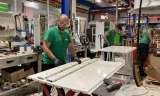 Operarios trabajando en una empresa del fr&iacute;o industrial.