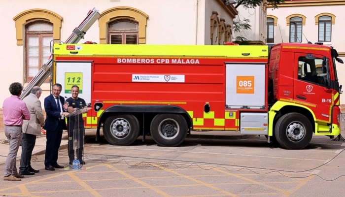 El Consorcio de Bomberos se refuerza en Antequera con una nueva autobomba nodriza de tres ejes