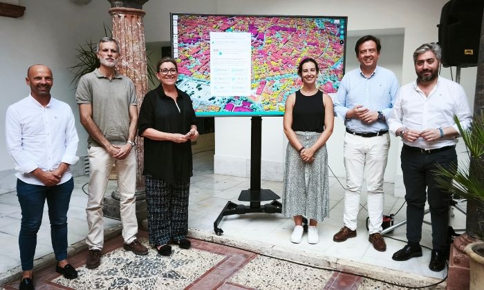 Lucena abastecer&aacute; a los edificios municipales con energ&iacute;a solar instalada en cinco cubiertas