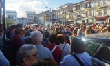 Manifestaci&oacute;n a las puertas del centro de salud.