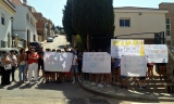 Alumnos del instituto de Villanueva del Rosario se movilizan para exigir una unidad m&aacute;s: &ldquo;Van a estar como sardinas en lata&rdquo;