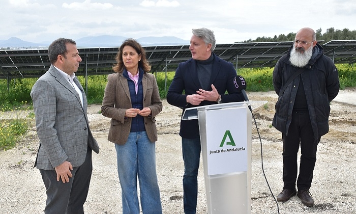 2.000 paneles fotovoltaicos para los regantes de Herrera reducir&aacute;n un 30% la factura energ&eacute;tica