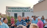 Concentraci&oacute;n a las puertas del centro de salud de Fern&aacute;n N&uacute;&ntilde;ez.
