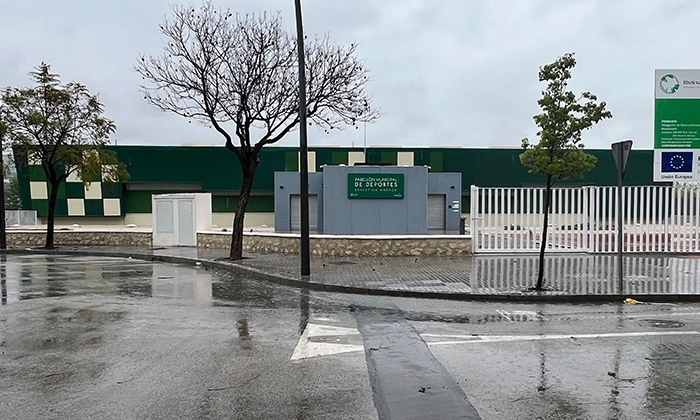 Exterior del nuevo pabell&oacute;n polideportivo de Lucena.