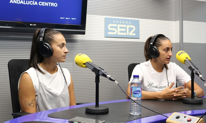 Sara S&aacute;nchez y Ana Soto, en los estudios de SER Andaluc&iacute;a Centro Antequera