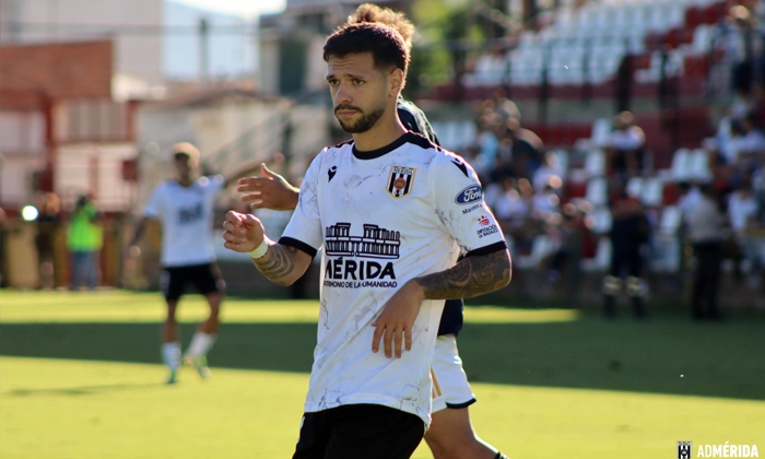 &Aacute;lex Escard&oacute;: "Me alegro de que al Antequera le vaya bien"