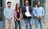 Entrega de las firmas en la delegaci&oacute;n territorial de Salud.