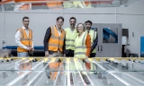 La embajadora de Finlandia visita la nueva f&aacute;brica de Lumon en Antequera
