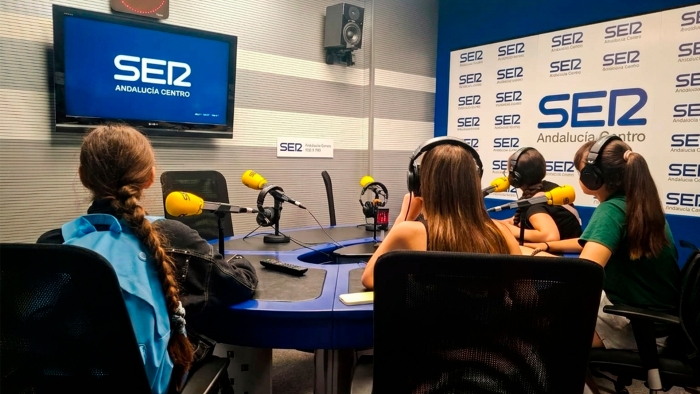Estudiantes del IES Do&ntilde;a Salvadora Mu&ntilde;oz de Algaidas analizan el tabaquismo y el auge del vapeo entre los j&oacute;venes