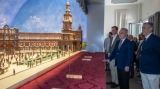 La Plaza de Espa&ntilde;a de Sevilla toma forma de chocolate en Estepa