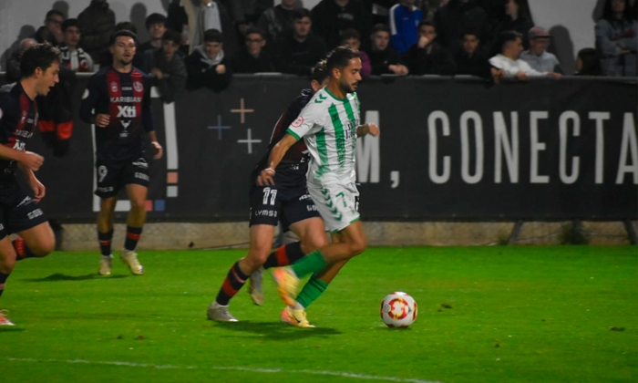 Luismi rescata un punto de oro para el Antequera CF ante el Yeclano
