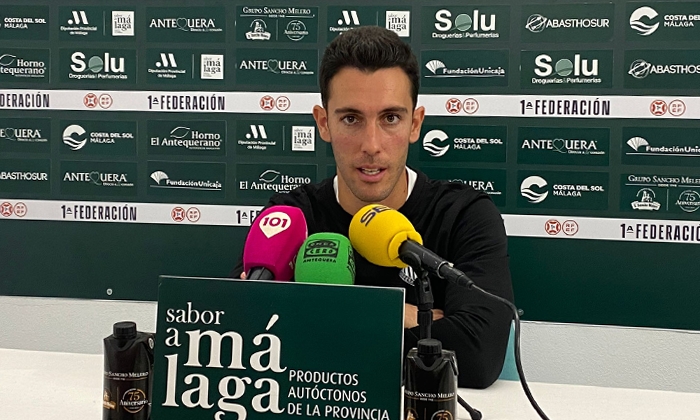 Javi Medina: "Puede ser el partido m&aacute;s importante de la historia del Antequera"