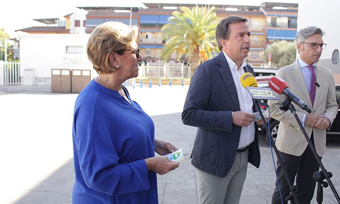 Presentaci&oacute;n del mini punto limpio en el pabell&oacute;n Antonio Ruiz-Canela.