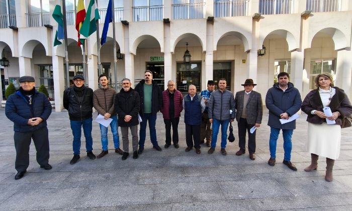 Unidad Ciudadana 'Lucena Por Su Hospital' ejercer&aacute; presi&oacute;n a la Junta con encierros y movilizaciones contundentes
