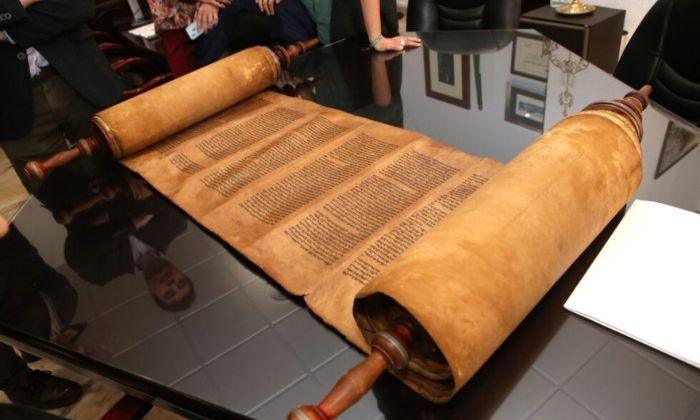 Lucena expondr&aacute; la tor&aacute; hist&oacute;rica de la comunidad israelita de M&aacute;laga en el Palacio de Santa Ana